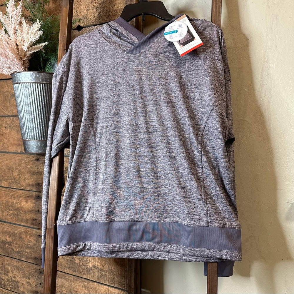 NWT MONDETTA ultra soft performance hoodie size M